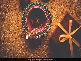 Diwali 2017: इस दीवाली इन SMS से दें अपने चहेतों को बधाई Diwali 2017: इस दीवाली इन SMS से दें अपने चहेतों को बधाई