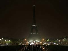 Eiffel Tower Goes Dark For Las Vegas Victims