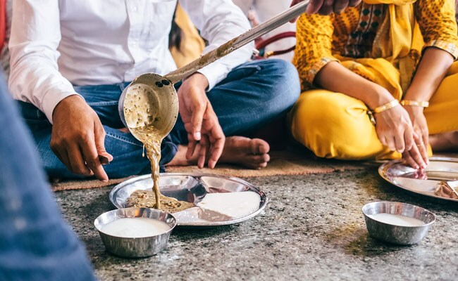 8 Things Not To Do After Eating Meal - खाना खाने के बाद कभी नहीं करने चाहिए ये 8 काम