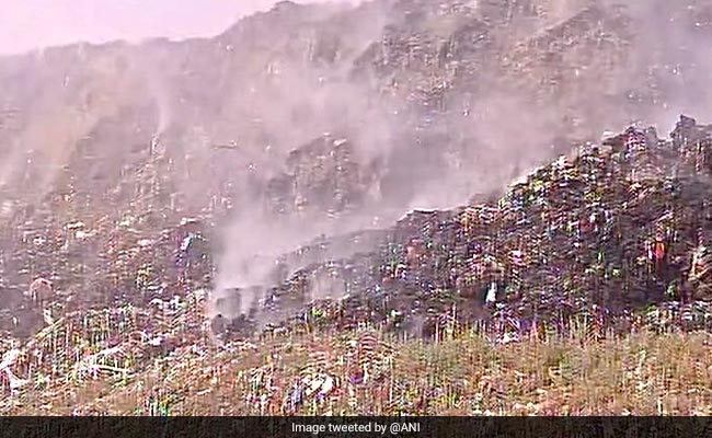 गाजीपुर लैंडफिल में आग : सात घंटे की मशक्कत के बाद काबू