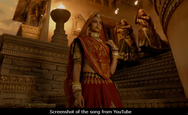 Viral: Deepika Padukone's <I>Ghoomar</i> Song Gets 10 Million Cheers