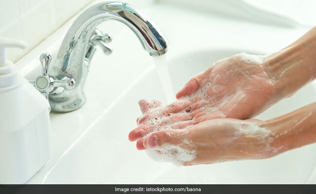 Global Handwashing Day 2025: सिर्फ 20 सेकंड और साफ हाथ, बचा सकते हैं जिंदगी - जानिए हैंडवाशिंग डे 2025 का संदेश