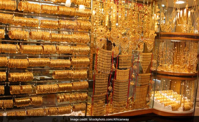 MCX Launches Country's First Gold Options Contracts on Dhanteras