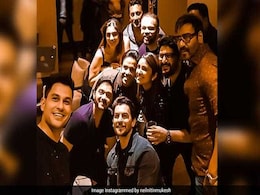 Photos: 150 करोड़ हुई कमाई तो 'गोलमाल 4' की टीम ने कुछ यूं मनाया जश्न Photos: 150 करोड़ हुई कमाई तो 'गोलमाल 4' की टीम ने कुछ यूं मनाया जश्न