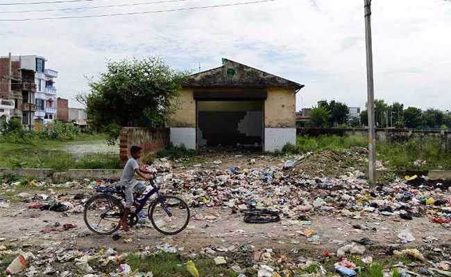 Not Far From Lucknow, Mountains of Garbage In India's Dirtiest City