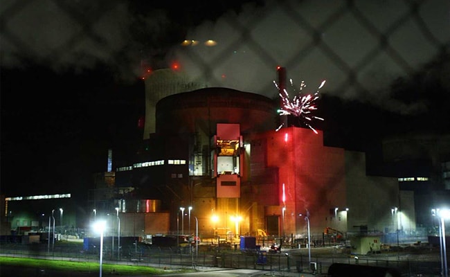 Greenpeace Activists Set Off Fireworks At French Nuclear Plant
