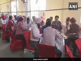 यूपी और बिहार उपचुनाव 2018 Live Updates: गोरखपुर और फूलपुर में सपा के उम्मीदवार जीते, अररिया में तेजस्वी ने दिखाया दम यूपी और बिहार उपचुनाव 2018 Live Updates: गोरखपुर और फूलपुर में सपा के उम्मीदवार जीते, अररिया में तेजस्वी ने दिखाया दम