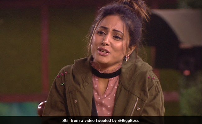 <i>Bigg Boss 11</i>: Hina Khan, Dhinchak Pooja's Drama Can't Save The Show?