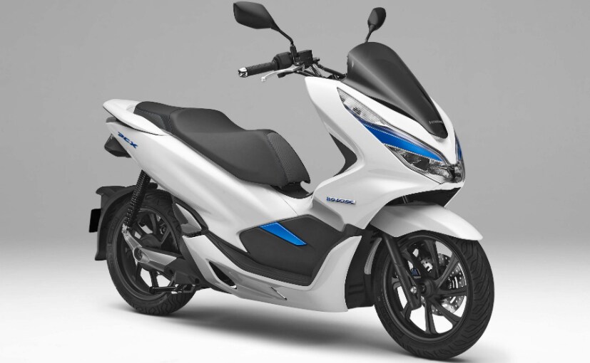 Tokyo Motor Show 2017: Honda Announces Electric, Hybrid Scooters Tokyo Motor Show 2017: Honda Announces Electric, Hybrid Scooters