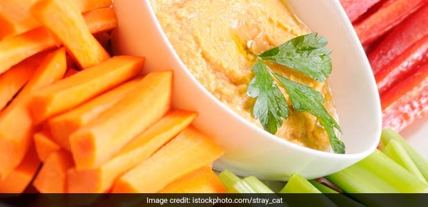 hummus with veggies