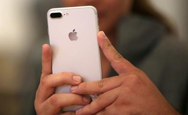 iPhone Sales In India To Fall For First Time In 4 Years: Research Firm