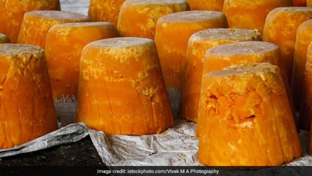 How To Tell That The Gur Jaggery That You Are Buying Is Pure Ndtv Food