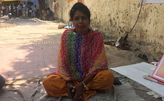 एक माह से जंतर-मंतर पर हड़ताल जारी, मांग- मैं मोदी जी से शादी करना चाहती हूं!