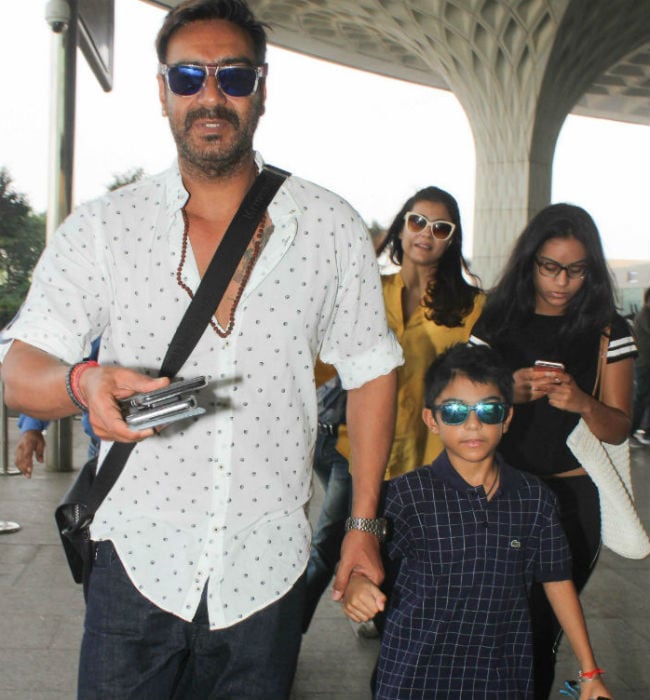 Kajol, Ajay Devgn pictured with Nysa and Yug.