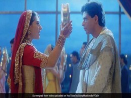 Happy Karwa Chauth: बॉलीवुड की इन फिल्मों में हिट रहा करवा चौथ का त्योहार Happy Karwa Chauth: बॉलीवुड की इन फिल्मों में हिट रहा करवा चौथ का त्योहार