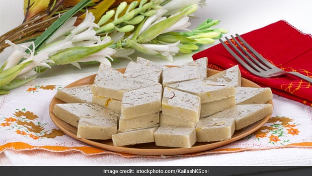 Diwali 2018: Love Kaju Katli? 5 Reasons Why Homemade Kaju Katli is a Better Idea