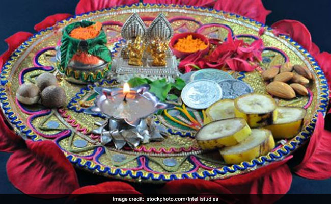 Markets in full bloom for 'Karwa Chauth' celebration