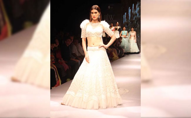 Why Kriti Sanon Cried In An Auto After Her Catwalk Debut