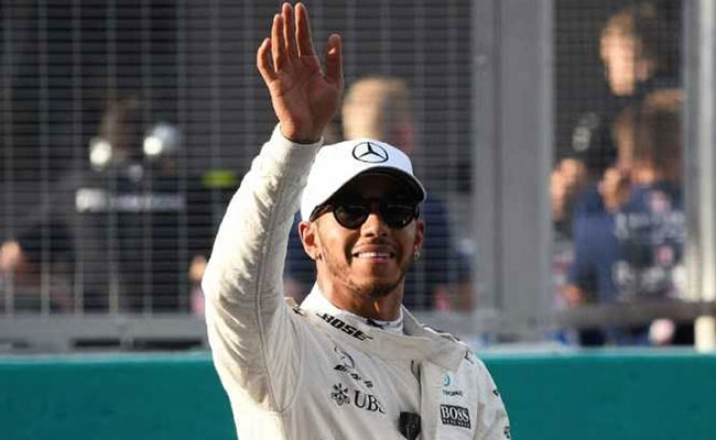 अमेरिकन ग्रां प्री: वेटल को पछाड़कर लुइस हैमिल्टन ने हासिल किया पोल पोजिशन