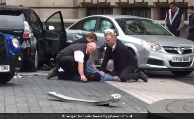 Car Rams Pedestrians Outside London's Natural History Museum, 1 Arrested