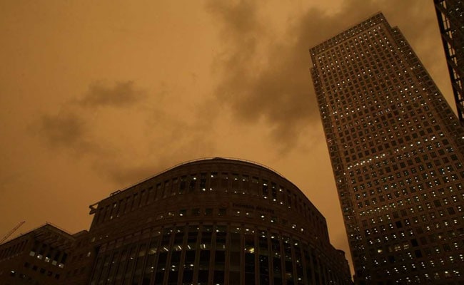 London Sky Turned Yellow In This Storm