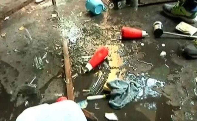 MNS, Congress Workers Clash In Mumbai's Dadar Over Hawkers' Eviction