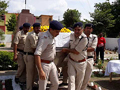 मध्‍य प्रदेश के छत्तरपुर में दिवाली की रात ड्यूटी पर तैनात पुलिस कॉन्‍स्‍टेबल की गोली मारकर हत्‍या