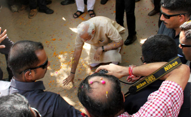 For PM Modi, A Visit To His School As Vadnagar Welcomes 'Son Of The Soil'