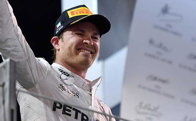 एफ-1 चैंपियनशिप जीतने पर रोसबर्ग ने हैमिल्टन को दी बधाई, कहा-आप इस खिताब के हकदार थे