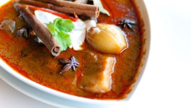 Nihari: History Of The Meaty and Buttery Breakfast Staple of The Mughals