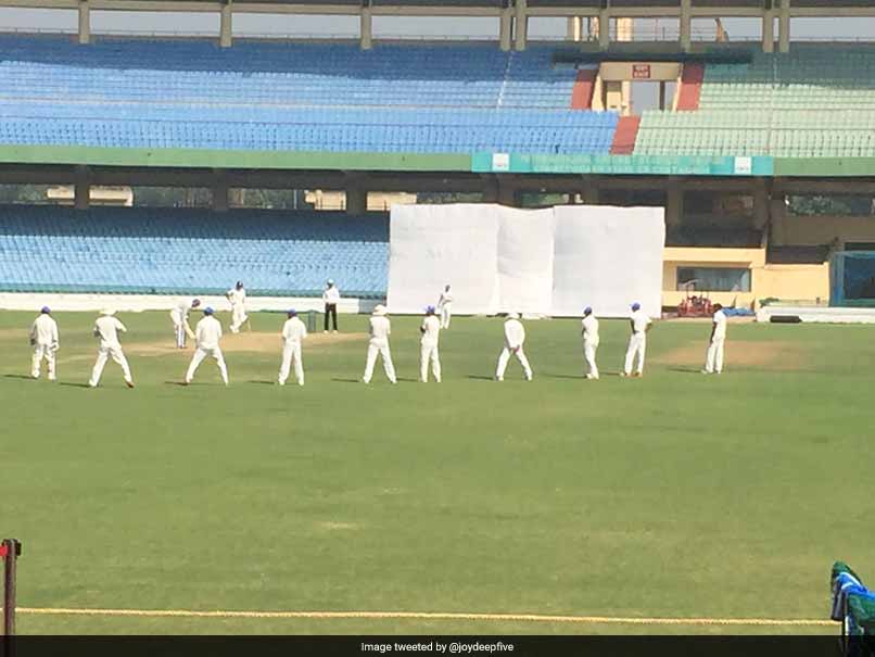 Ranji Trophy: Photo Of Ashok Dinda, Mohammed Shami Bowling With 9 Slips Has Twitter Laughing. Here's Why