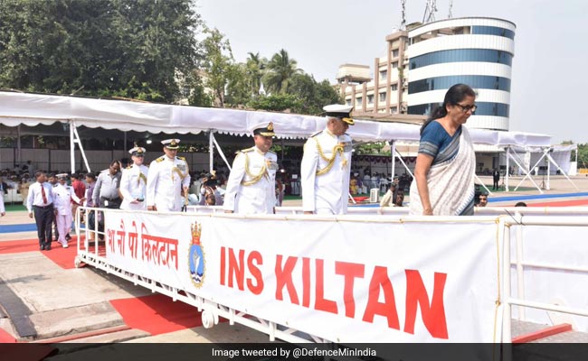 रक्षामंत्री ने नौसेना से कहा, हर खतरे से निपटने के लिए हमेशा तैयार रहें