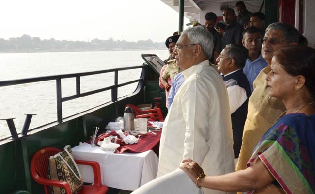 पटना में छठ घाटों का निरीक्षण करने अलग-अलग क्‍यों गए नीतीश कुमार ओर सुशील मोदी?