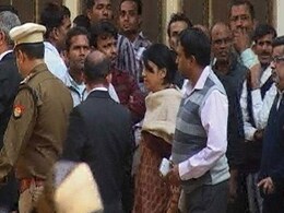 डासना जेल में बंद राजेश और नूपुर तलवार बरी होने की खबर सुन रोने लगे, बोले- आज न्याय मिला डासना जेल में बंद राजेश और नूपुर तलवार बरी होने की खबर सुन रोने लगे, बोले- आज न्याय मिला