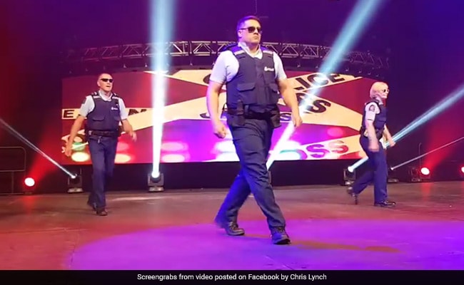 Viral Video: जब 'मुन्नी बदनाम हुई' पर थिरके कीवी पुलिस वाले, प्रोफेशनल डांसर पड़ गए फीके