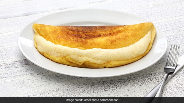 Would You Choose to Eat the Fluffiest Omelette from Japan?