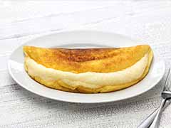 Would You Choose to Eat the Fluffiest Omelette from Japan?
