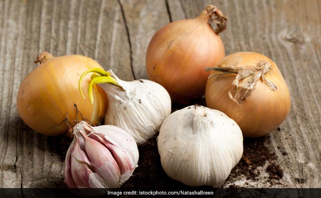 Here's Why Ayurveda Recommends A No-Onion, No-Garlic Diet