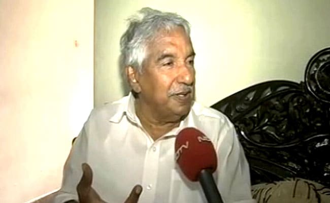 Opposition Challenges Pinarayi Vijayan To File Case Against Oommen Chandy