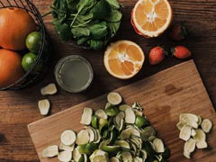 Should You Have Fruits On An Empty Stomach?