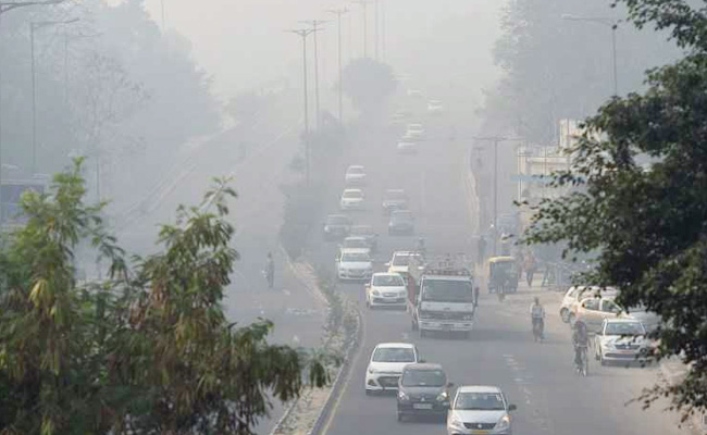 दिल्ली में वायु गुणवत्ता ‘गंभीर’ श्रेणी में, न्यूनतम तापमान 16.6 डिग्री सेल्सियस दर्ज