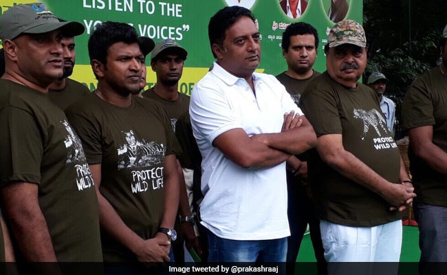 'Am I A Fool To Return My Awards?' Says Actor Prakash Raj