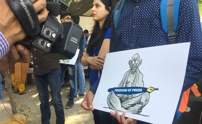 Journalists Protest Violence, Demand Report On Probes From Rajnath Singh