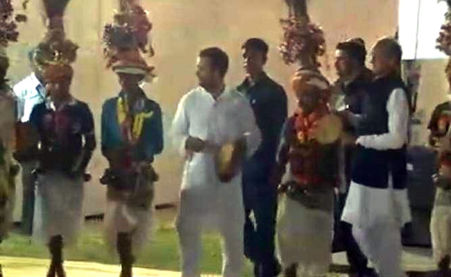 VIDEO : क्या आपने राहुल गांधी को डांस करते देखा है, नहीं, तो यह देखें