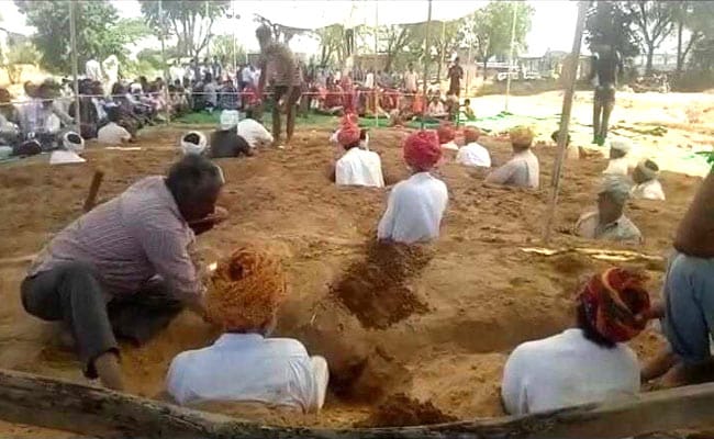 Buried In Mud, Rajasthan Farmers Protest Over Land Compensation
