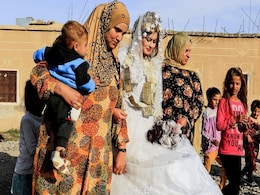 Lipstick, Mixed Dancing At First Raqa Wedding Since ISIS Lipstick, Mixed Dancing At First Raqa Wedding Since ISIS
