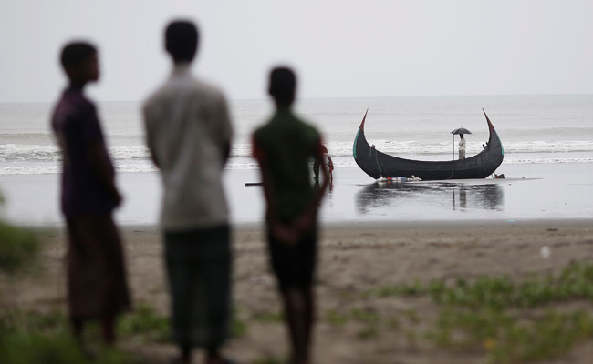 উদ্বাস্তু শিবির থেকে তিনদিন রোহিঙ্গাদের বাইরে বেরোনোয় নিষেধাজ্ঞা বাংলাদেশে