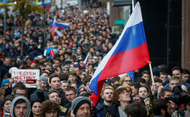 On Putin's Birthday, Thousands In Russia Protest Asking Him To Quit