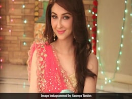 'भाबीजी घर पर हैं' एक्ट्रेस सौम्या टंडन की हेयर ड्रेसर निकलीं कोरोना पॉजिटिव, मेकर्स ने सेट पर ना आने की दी सलाह 'भाबीजी घर पर हैं' एक्ट्रेस सौम्या टंडन की हेयर ड्रेसर निकलीं कोरोना पॉजिटिव, मेकर्स ने सेट पर ना आने की दी सलाह