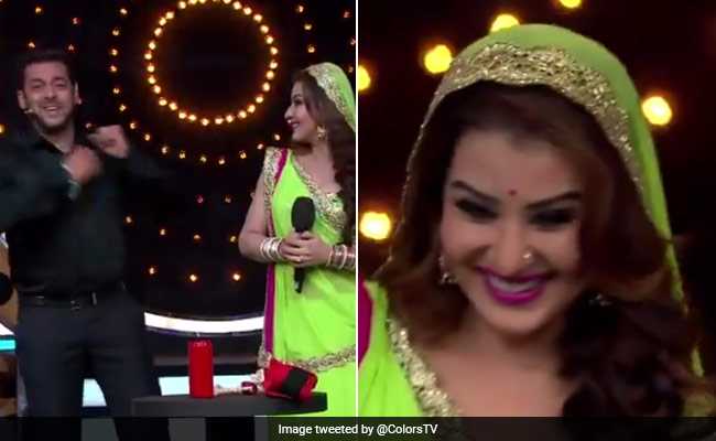 Bigg Boss 11: टीवी पर लौट आईं 'अंगूरी भाभी', सलमान खान कर रहे फ्लर्ट